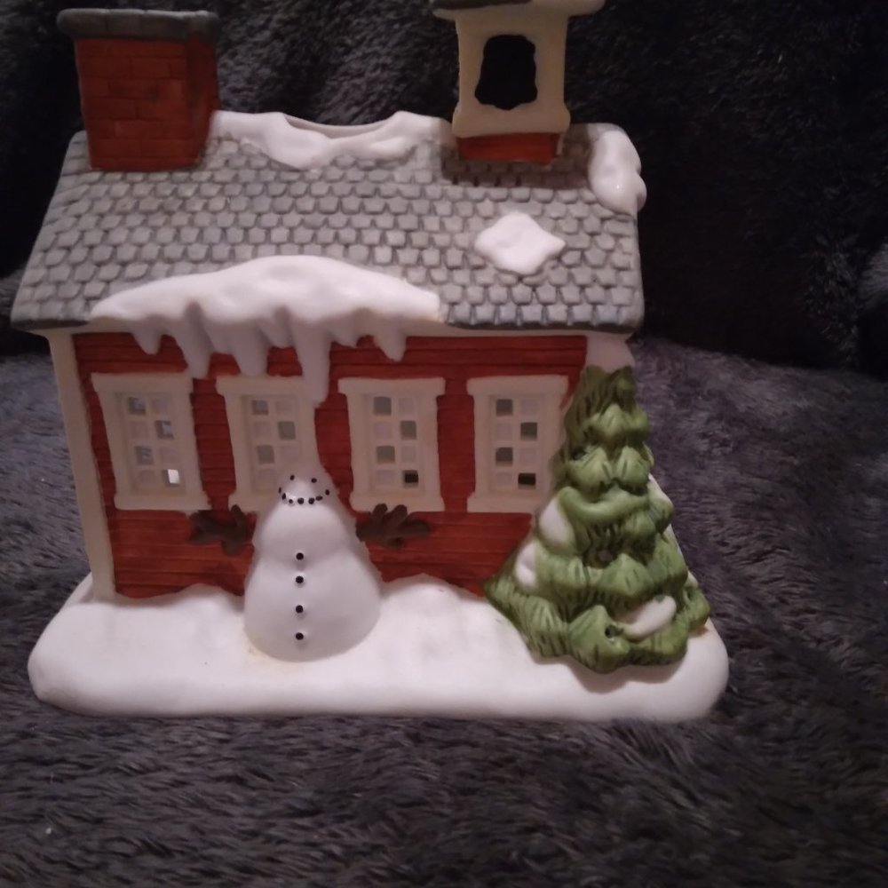 Partylite Schoolhouse
